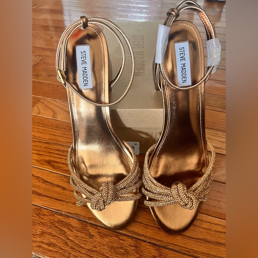 Steve Madden Ilyse-R Metallic Rhinestone Knotted Block Heels